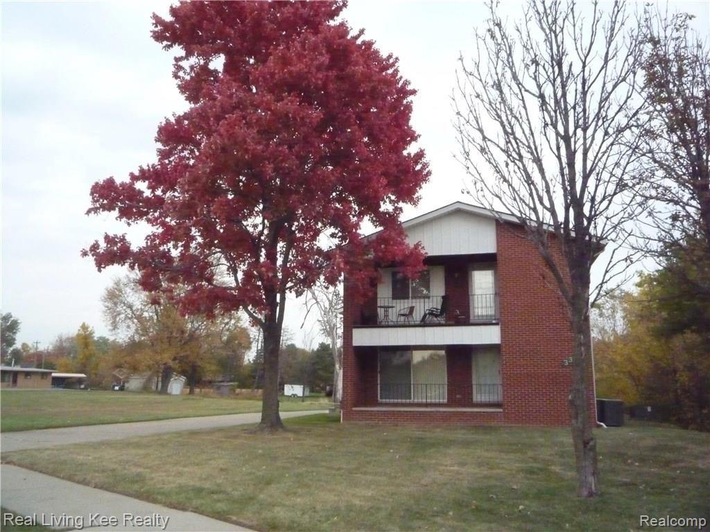 33590 Utica Road Fraser, MI 48026 - Photo 2 of 20 P1060341.JPG