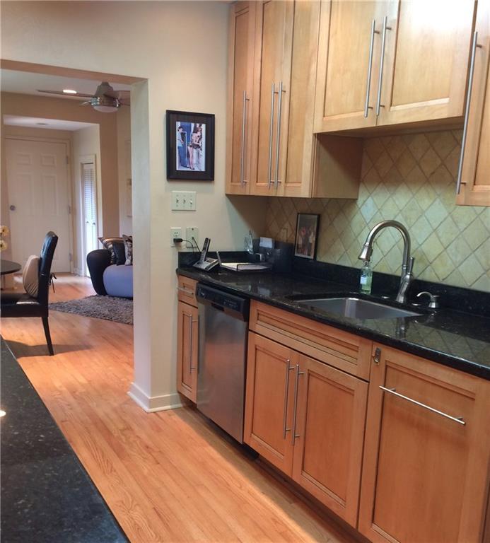 2936 Fernwald Road Pittsburgh, PA 15217 - Photo 6 of 16 Gallery Image 6