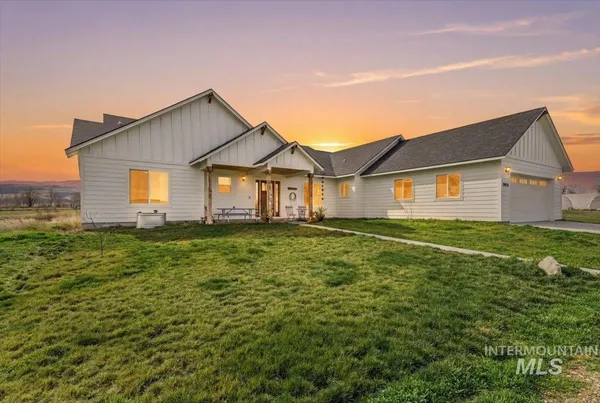 $899,999 | 8843 Highway 78, Marsing, ID 83639