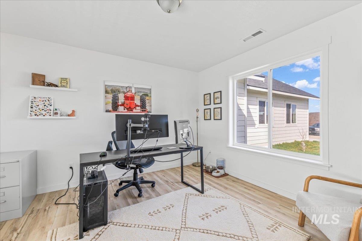 8843 Highway 78 Marsing, ID 83639 - Photo 9 of 48 Home office with light wood-style floors