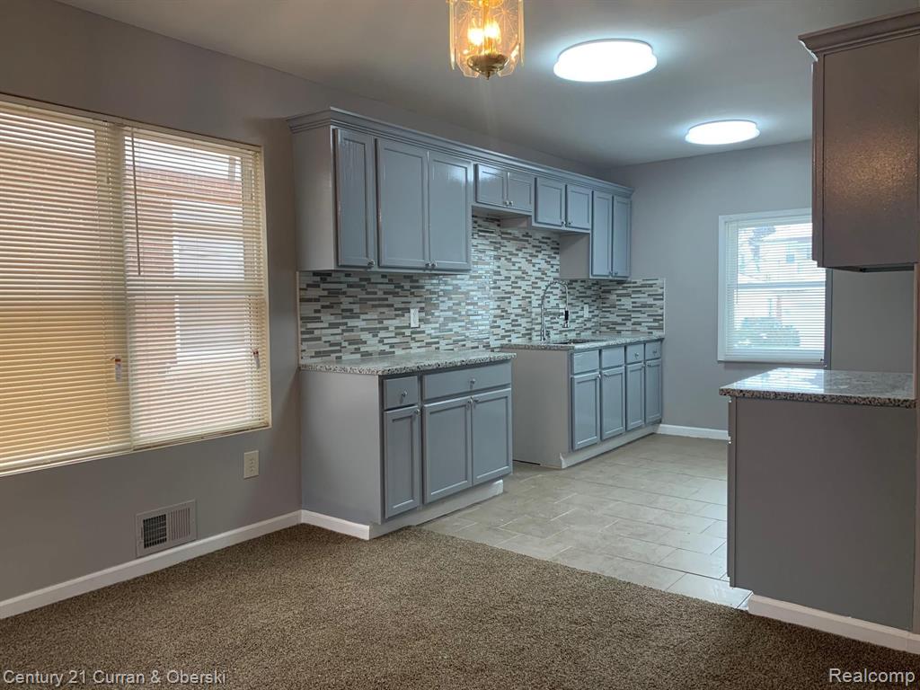 7038 Middlepointe Street Dearborn, MI 48126 - Photo 9 of 25