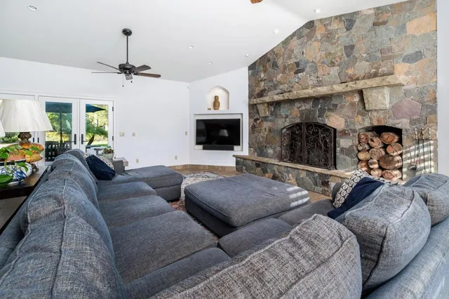 $2,949,000 | 35715 Calle Nopal, Temecula, CA 92592