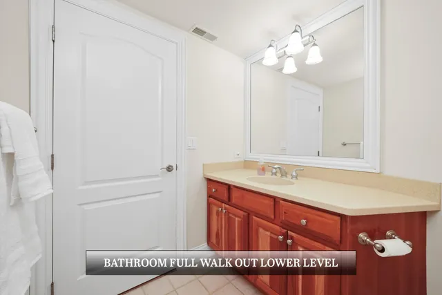 $1,400,000 | 83 South Wynstone Drive, North Barrington, IL 60010