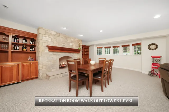 $1,400,000 | 83 South Wynstone Drive, North Barrington, IL 60010