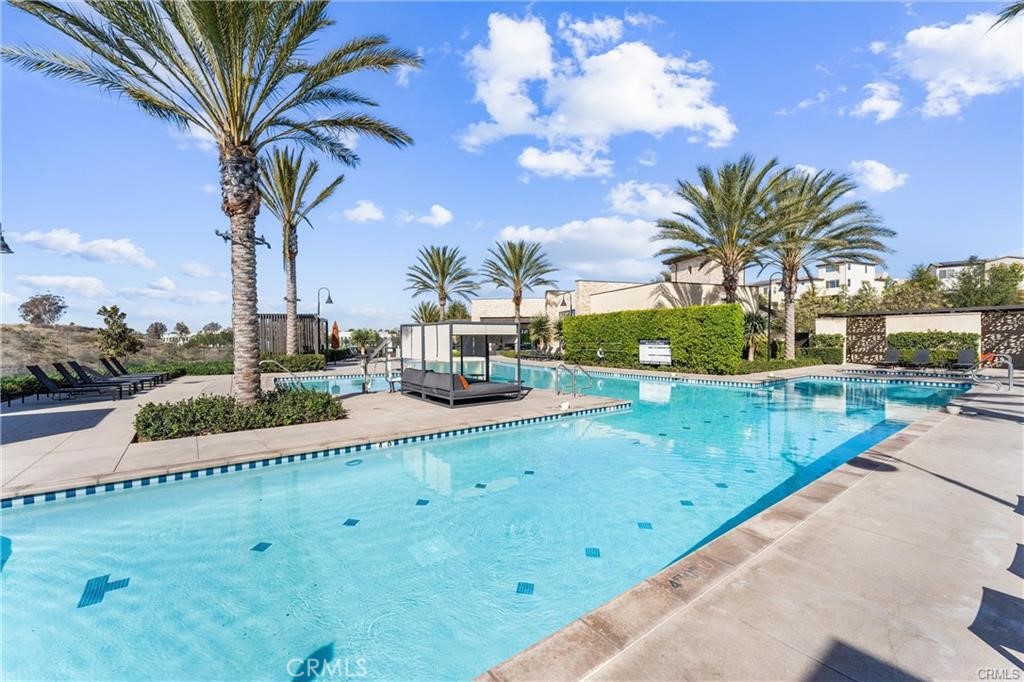 117 Denali Lake Forest, CA 92630 - Photo 33 of 40 a view of a yard with palm tree
