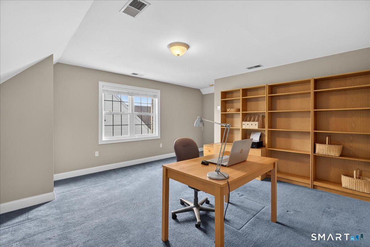 9 Balsam Ridge Circle, Unit 9 Wallingford, CT 06492 - Photo 18 of 31