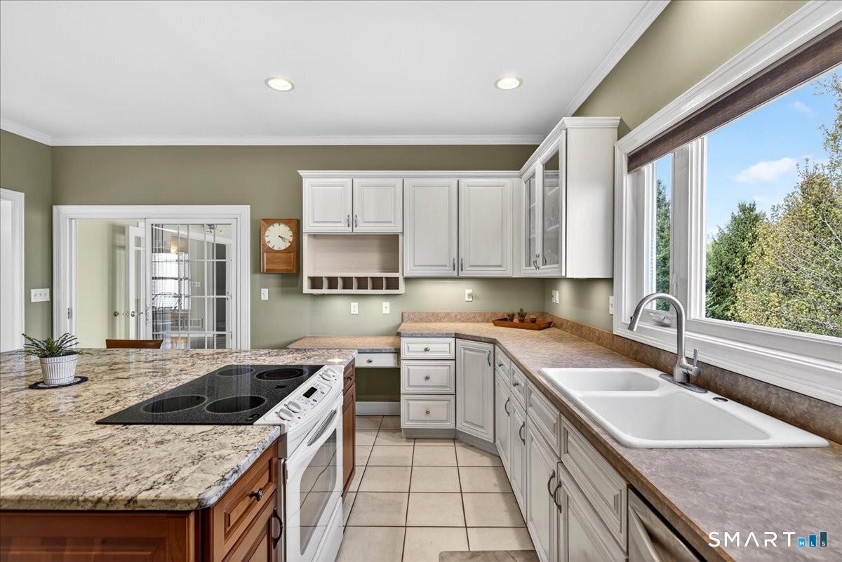 9 Balsam Ridge Circle, Unit 9 Wallingford, CT 06492 - Photo 8 of 31