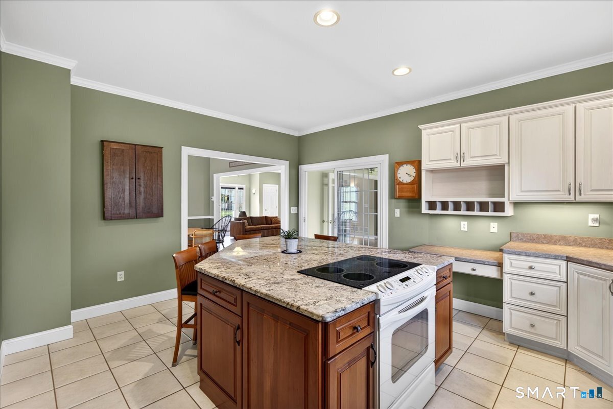 9 Balsam Ridge Circle, Unit 9 Wallingford, CT 06492 - Photo 9 of 31