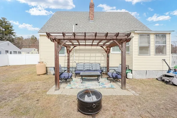 $499,999 | 179 Lakeview Avenue, Tyngsborough, MA 01879