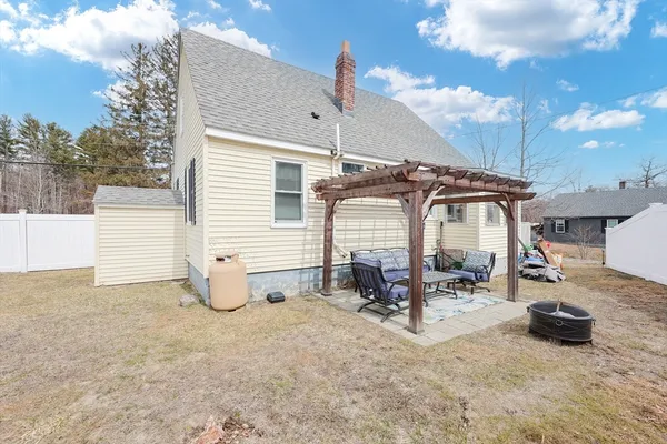 $499,999 | 179 Lakeview Avenue, Tyngsborough, MA 01879