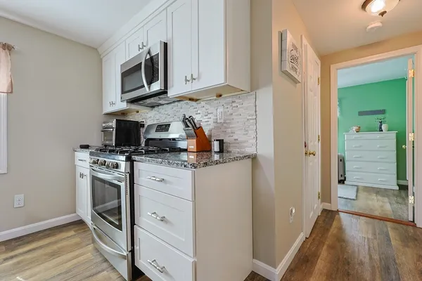 $499,999 | 179 Lakeview Avenue, Tyngsborough, MA 01879