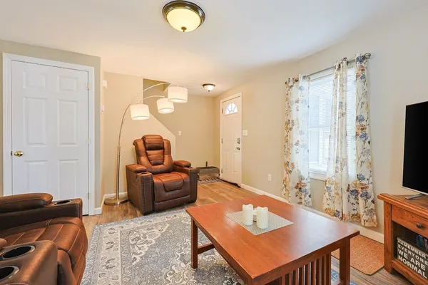 $499,999 | 179 Lakeview Avenue, Tyngsborough, MA 01879