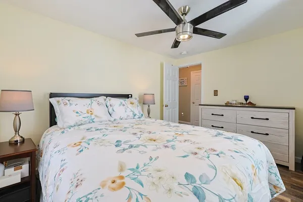 $499,999 | 179 Lakeview Avenue, Tyngsborough, MA 01879