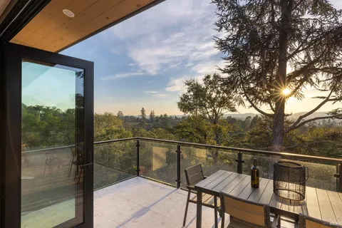 $2,850,000 | 559 East Spring Street, Napa, CA 94559