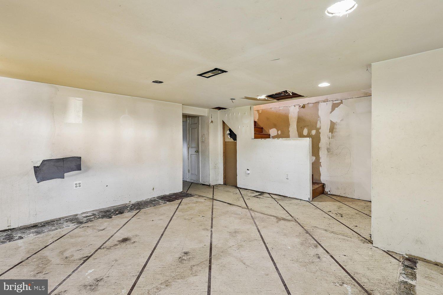 329 Whitfield Road Baltimore, MD 21228 - Photo 27 of 29 Recreation Room