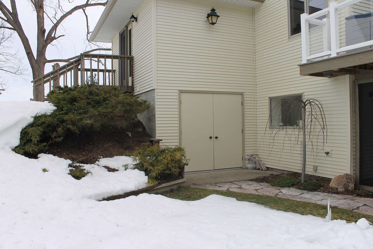 8024 South Lakeview Road Traverse City, MI 49684 - Photo 49 of 61 1812237-48.JPG
