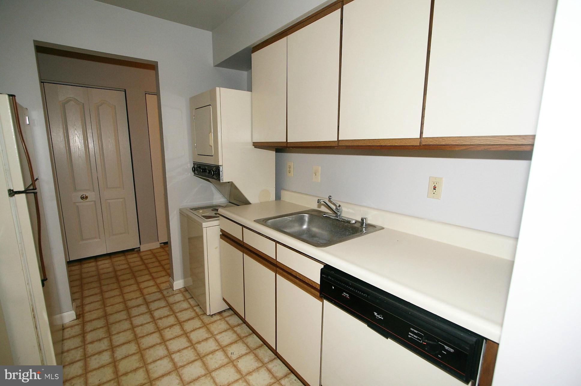 8583 Falls Run Road, Unit C Ellicott City, MD 21043 - Photo 10 of 21 Kitchen