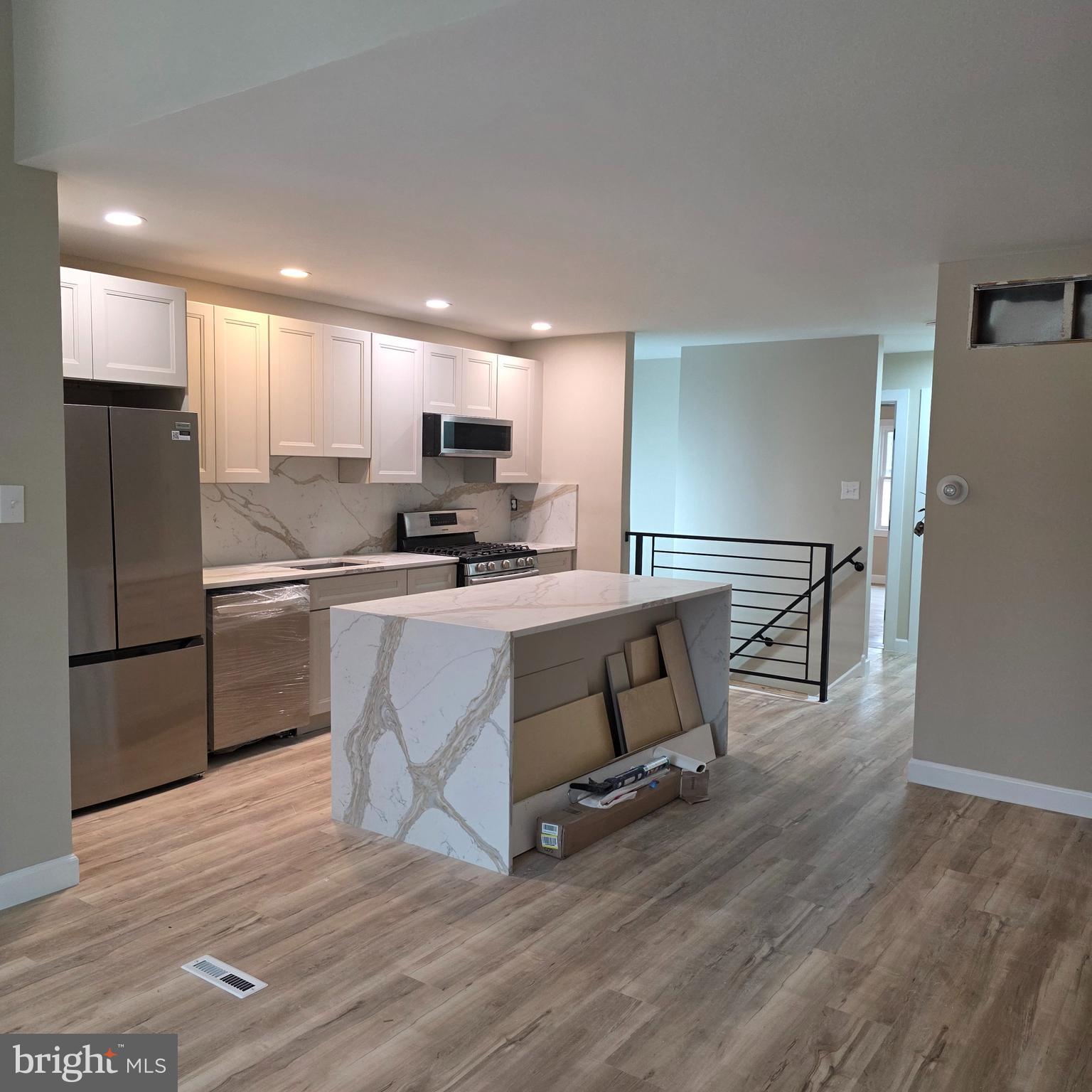 12702 Knights Road Philadelphia, PA 19154 - Photo 4 of 23 Gallery Image 4