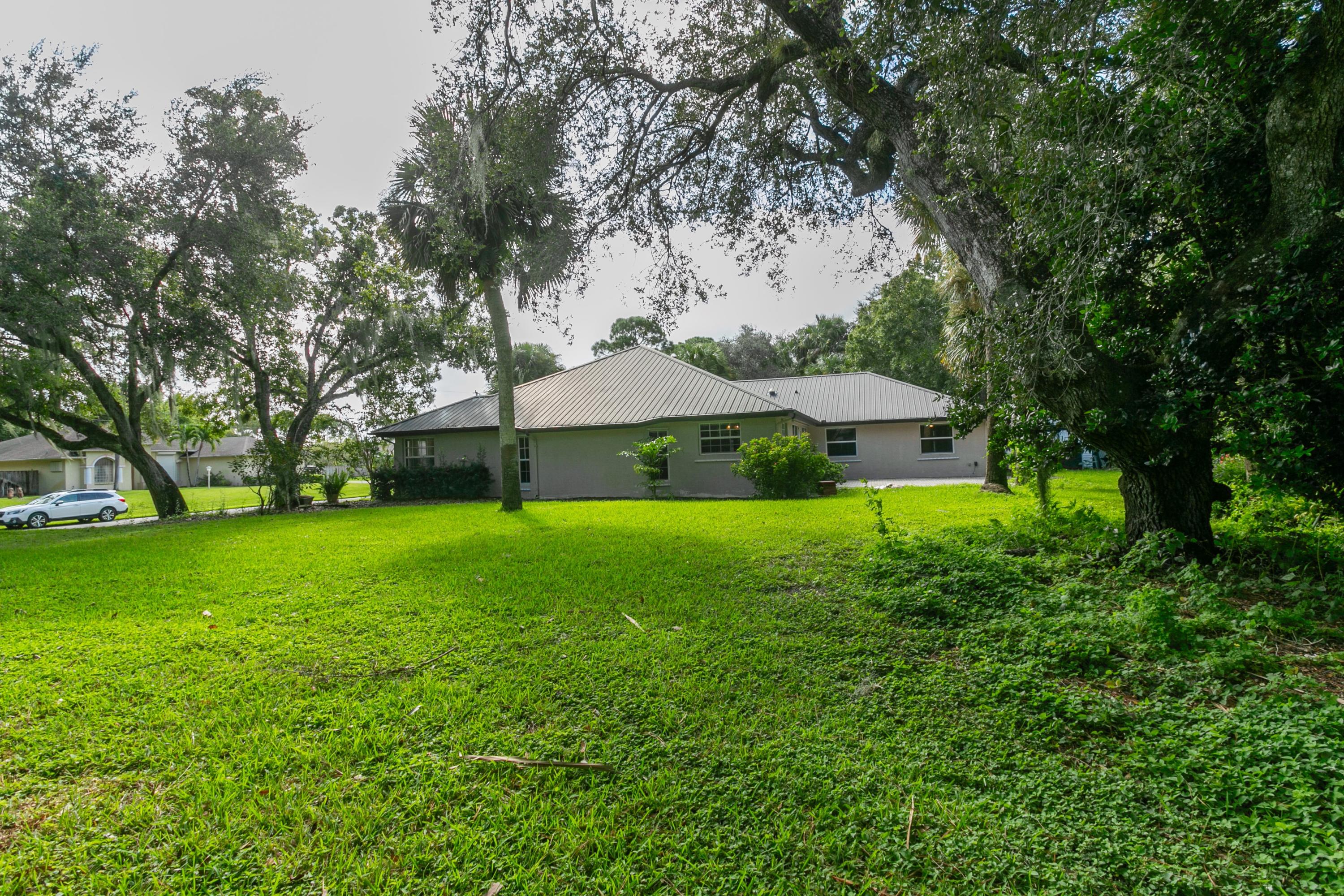 2332 Southwest Ivory Road Port St. Lucie, FL 34953 - Photo 7 of 40 Dream Garage Here!!