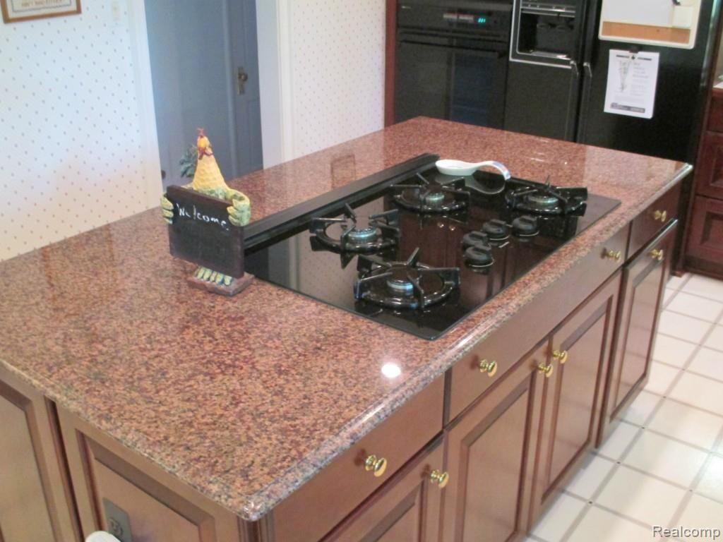 58 Moran Road Grosse Pointe, MI 48236 - Photo 12 of 39 58 Moran 017.jpg