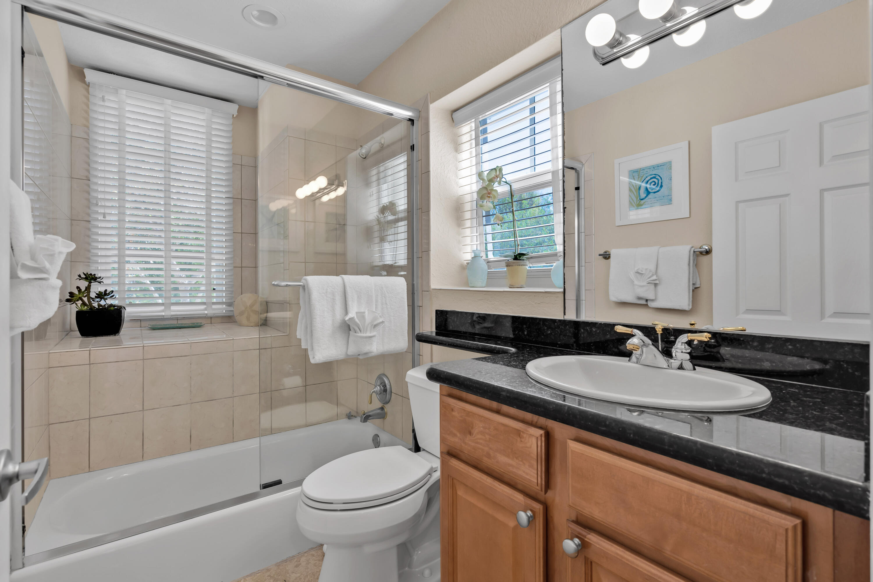 97501 Overseas Highway, Unit 607 Key Largo, FL 33037 - Photo 37 of 73 Full Bathroom 2nd Floor