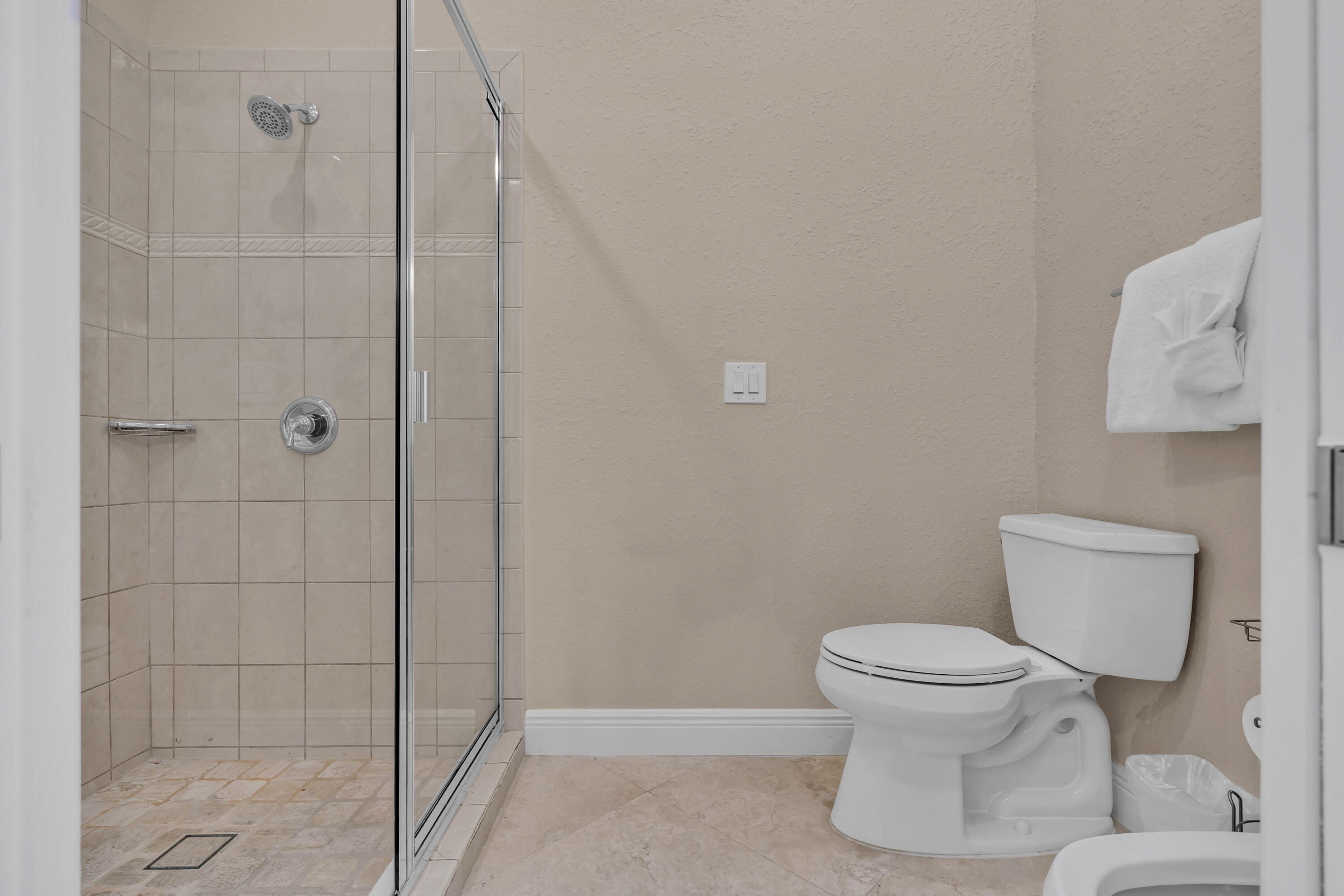 97501 Overseas Highway, Unit 607 Key Largo, FL 33037 - Photo 53 of 73 Primary Bathroom
