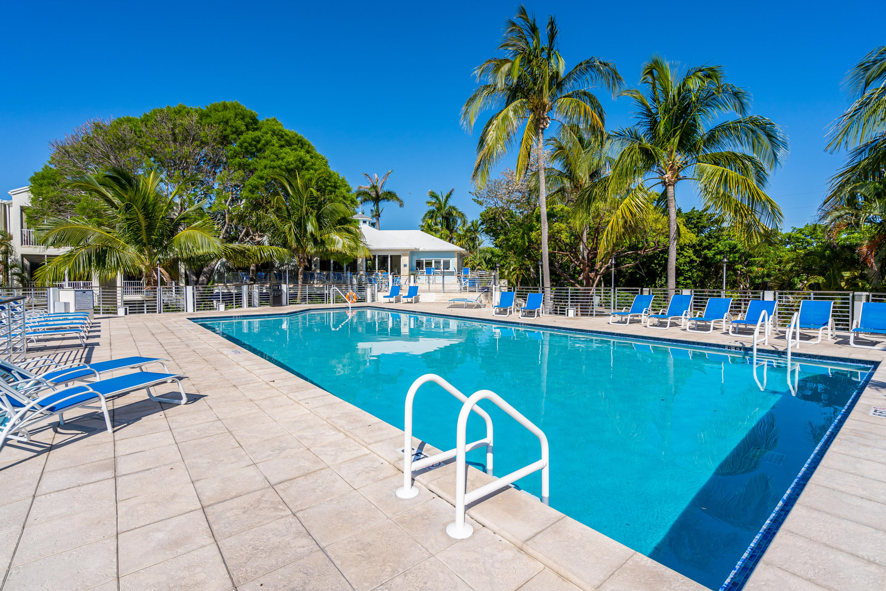 97501 Overseas Highway, Unit 607 Key Largo, FL 33037 - Photo 65 of 73 Clubhouse Pool