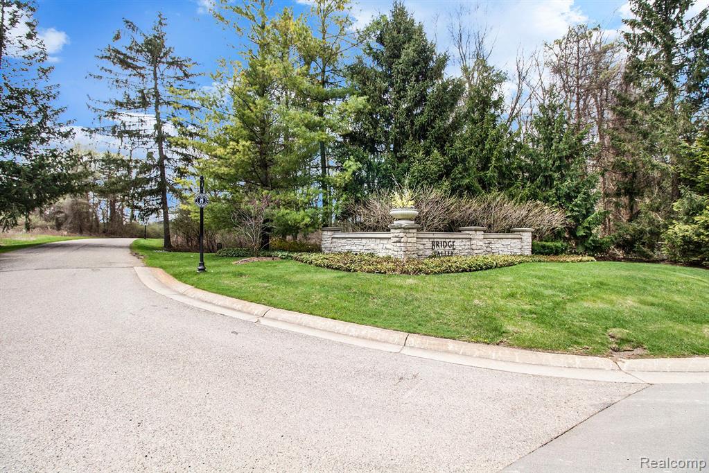 Devins Ridge/ Devins Ridge/ Holcomb Clarkston, MI 48348 - Photo 6 of 8