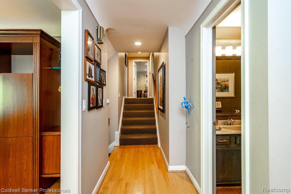 2623 Worcester Road West Bloomfield, MI 48323 - Photo 35 of 68