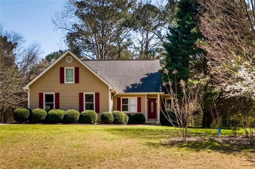 Cute ranch on 1-acre lot!