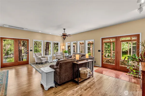 $1,950,000 | 9377 Lone Pine Orchard Road, Leavenworth, WA 98826