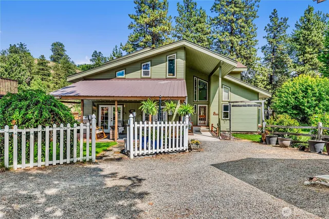 $1,950,000 | 9377 Lone Pine Orchard Road, Leavenworth, WA 98826