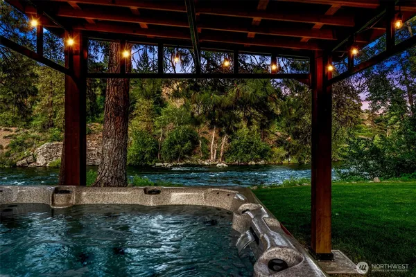 $1,950,000 | 9377 Lone Pine Orchard Road, Leavenworth, WA 98826