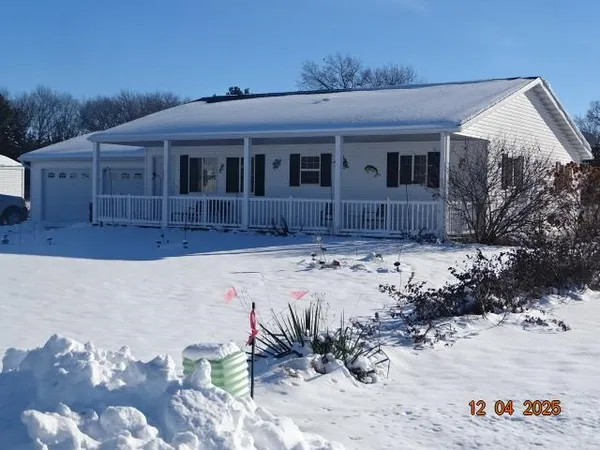 $309,900 | 2739 West White Tail, Montello, WI 53949