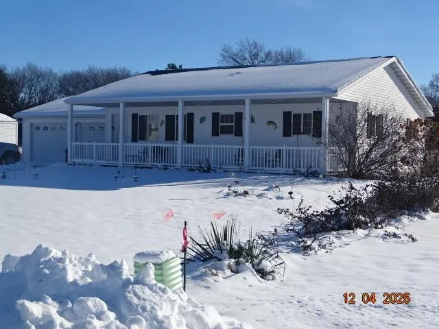 $329,000 | 2739 West White Tail, Montello, WI 53949