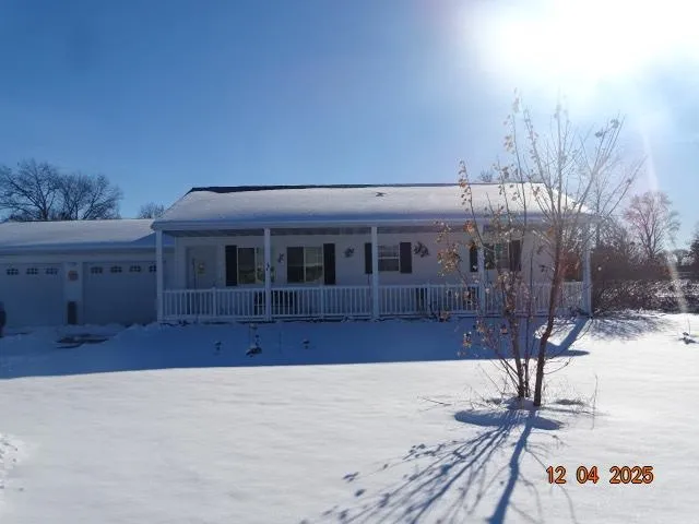 $329,000 | 2739 West White Tail, Montello, WI 53949
