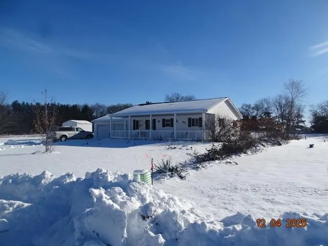 $329,000 | 2739 West White Tail, Montello, WI 53949