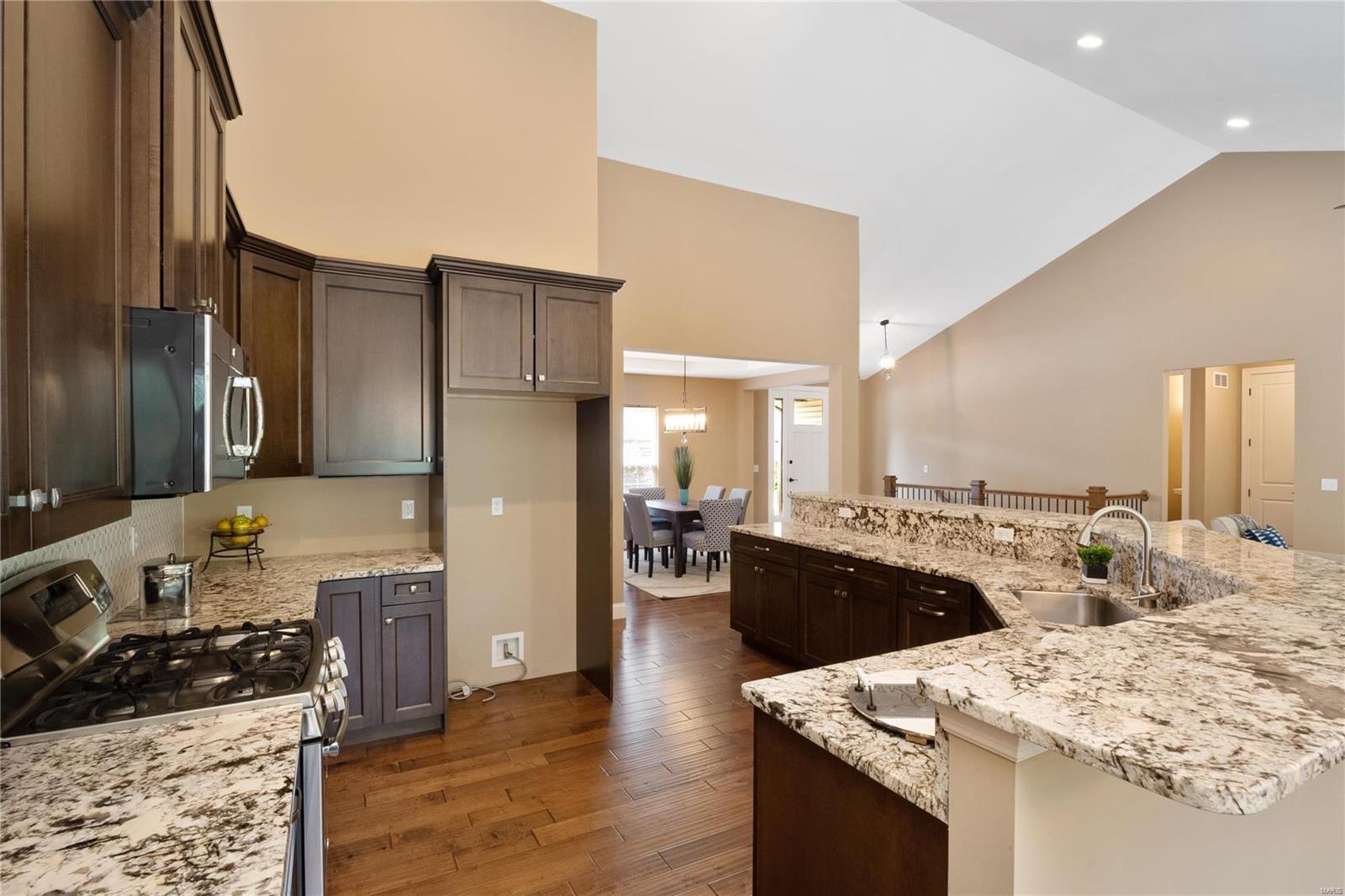 1052 Bridlewood Valley Point High Ridge, MO 63049 - Photo 4 of 34 Gallery Image 4