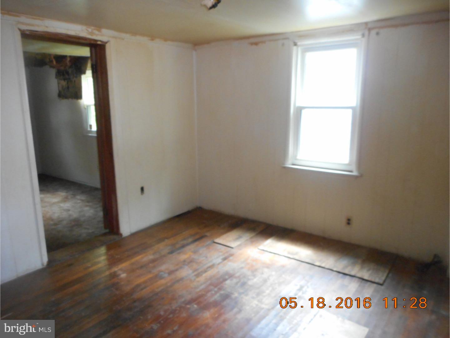 2934 Bethel Road Chester, PA 19013 - Photo 4 of 14 Living Room