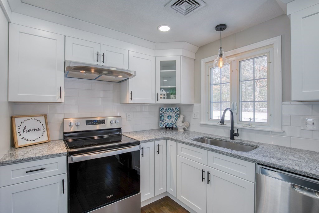 987 Shaker Road Westfield, MA 01085 - Photo 8 of 23 Gallery Image 8