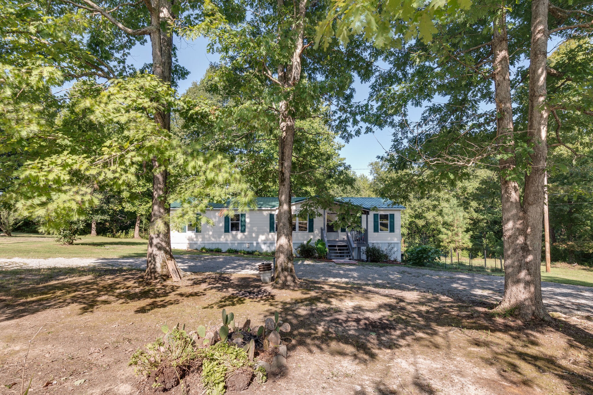 1824 Buffalo Road Hohenwald, TN 38462 - Photo 2 of 24 Gallery Image 2
