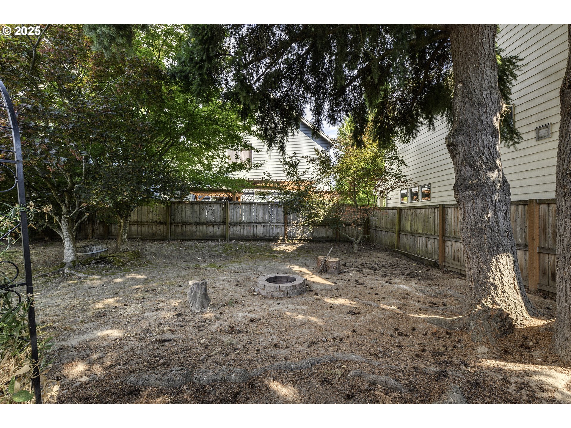 2319 Hawthorne Street Forest Grove, OR 97116 - Photo 27 of 33 a backyard of a house with lots of green space