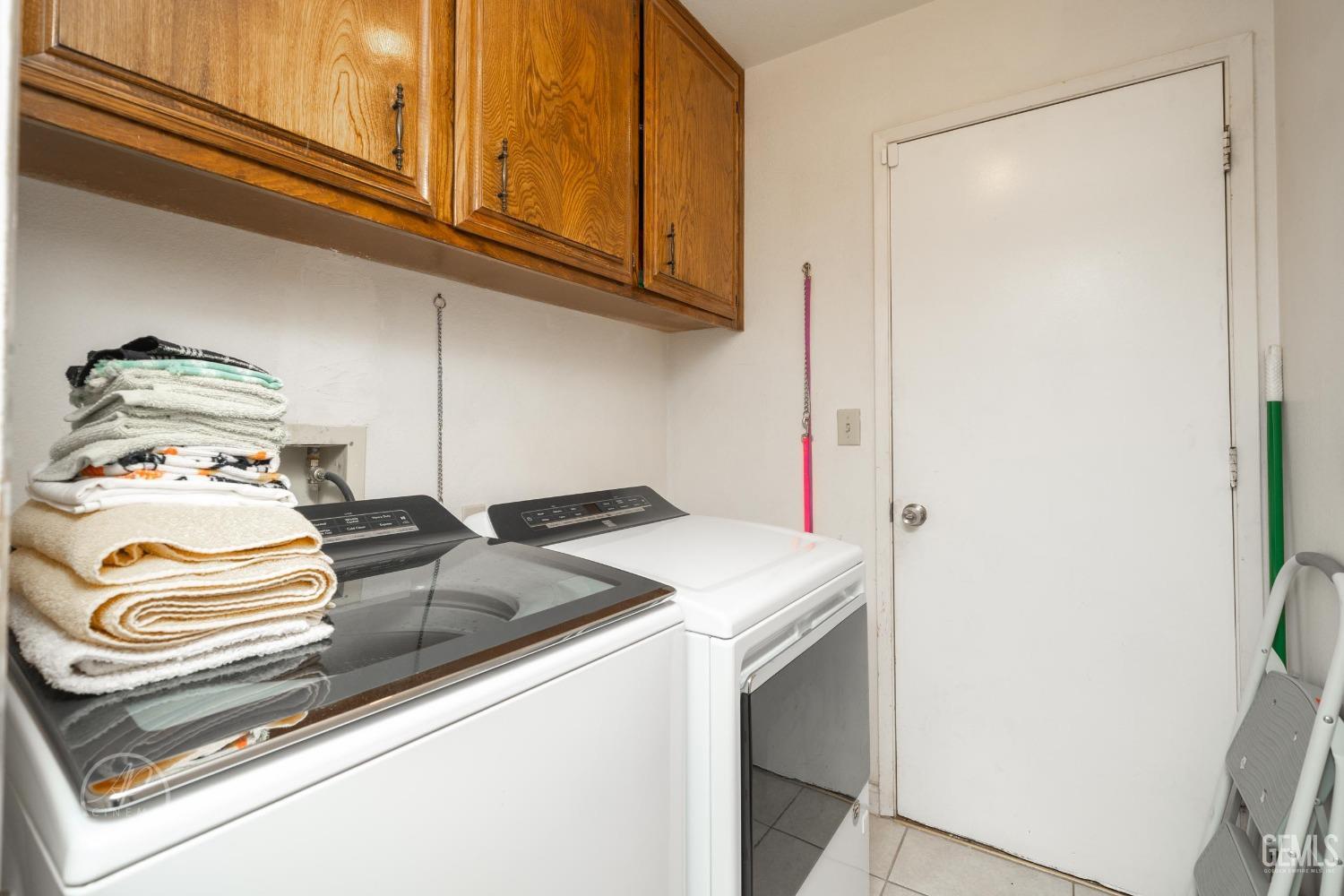 Undisclosed Address Taft, CA 93268 - Photo 12 of 32 a utility room with dryer and washer