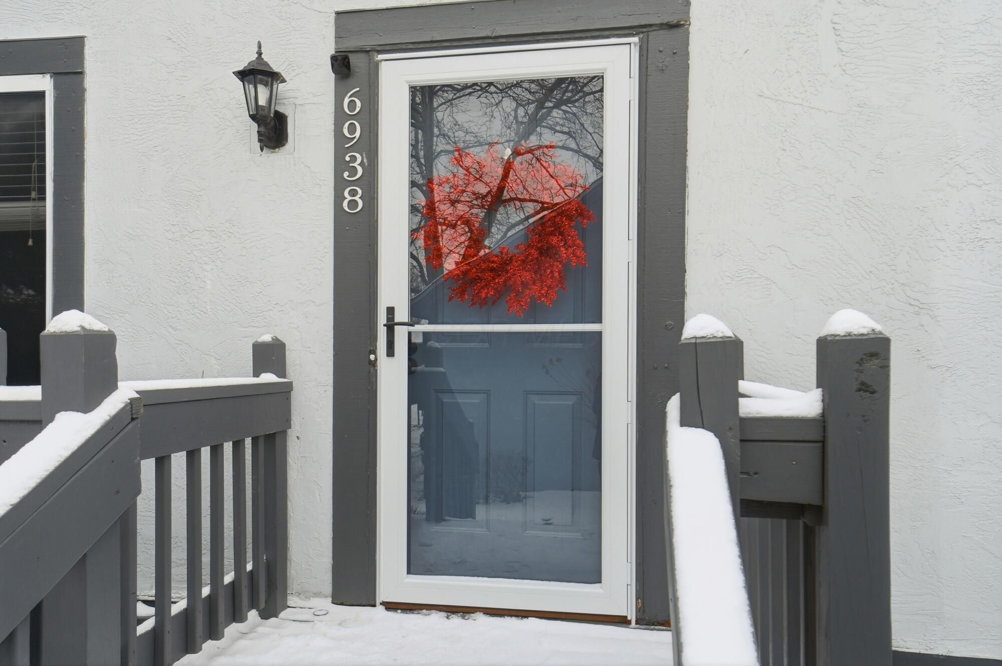 6938 Avery Road Dublin, OH 43017 - Photo 7 of 40 New Storm Door (25)