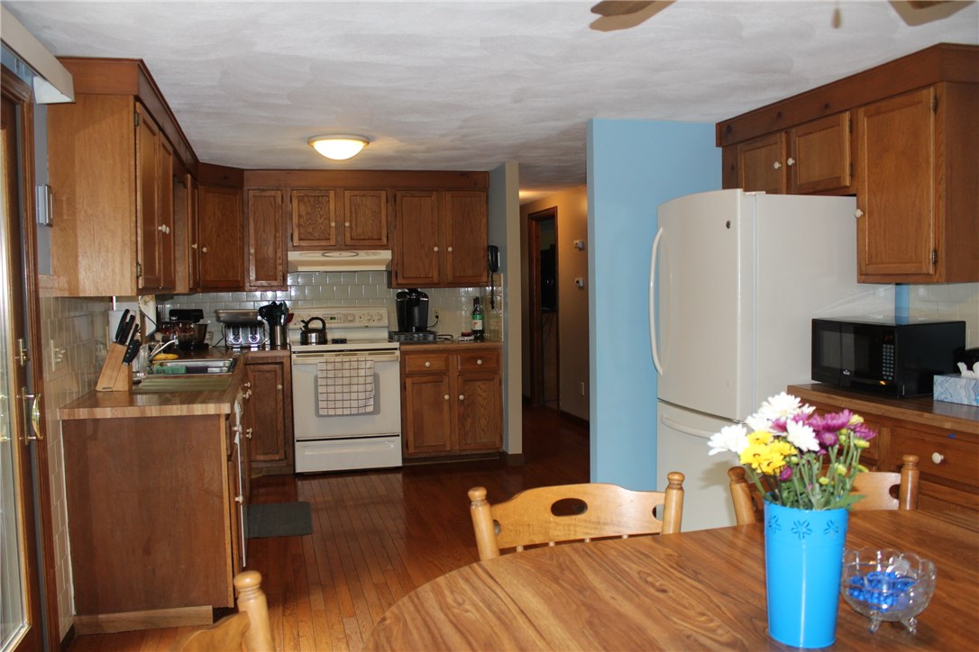 80 Leuba Road Coventry, RI 02816 - Photo 4 of 31