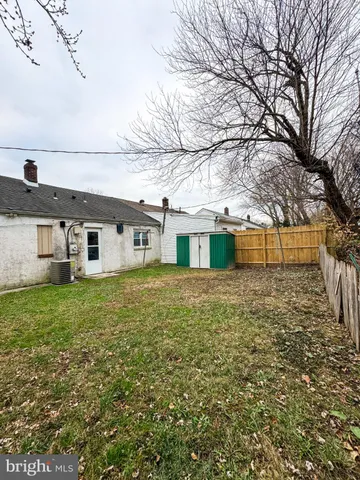 a front view of house with yard
