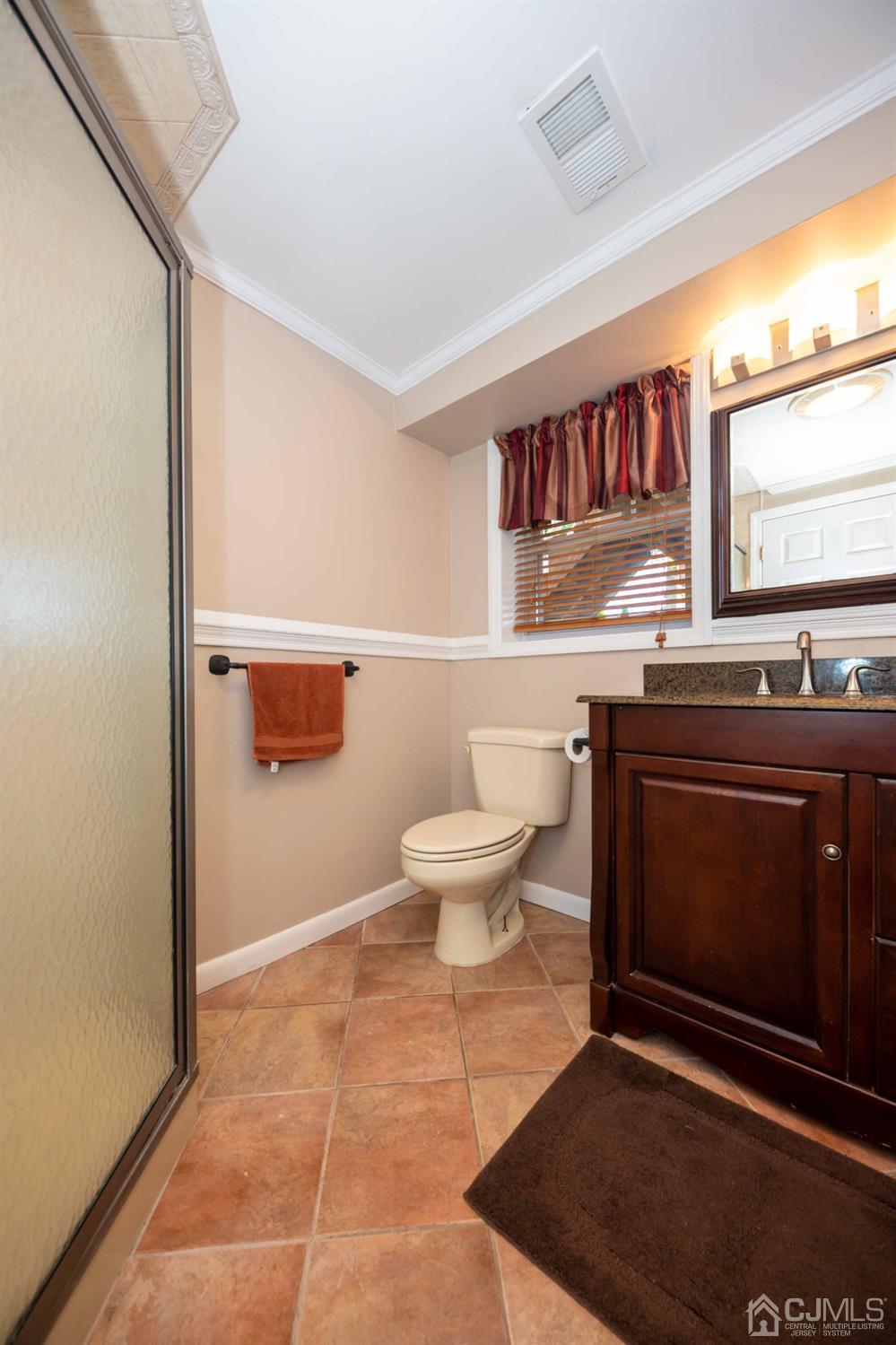 174 Winding Road Iselin, NJ 08830 - Photo 12 of 17 Gallery Image 12