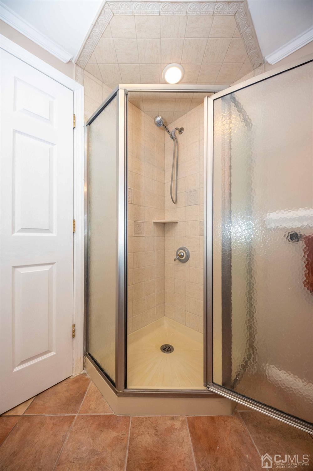 174 Winding Road Iselin, NJ 08830 - Photo 13 of 17 Gallery Image 13