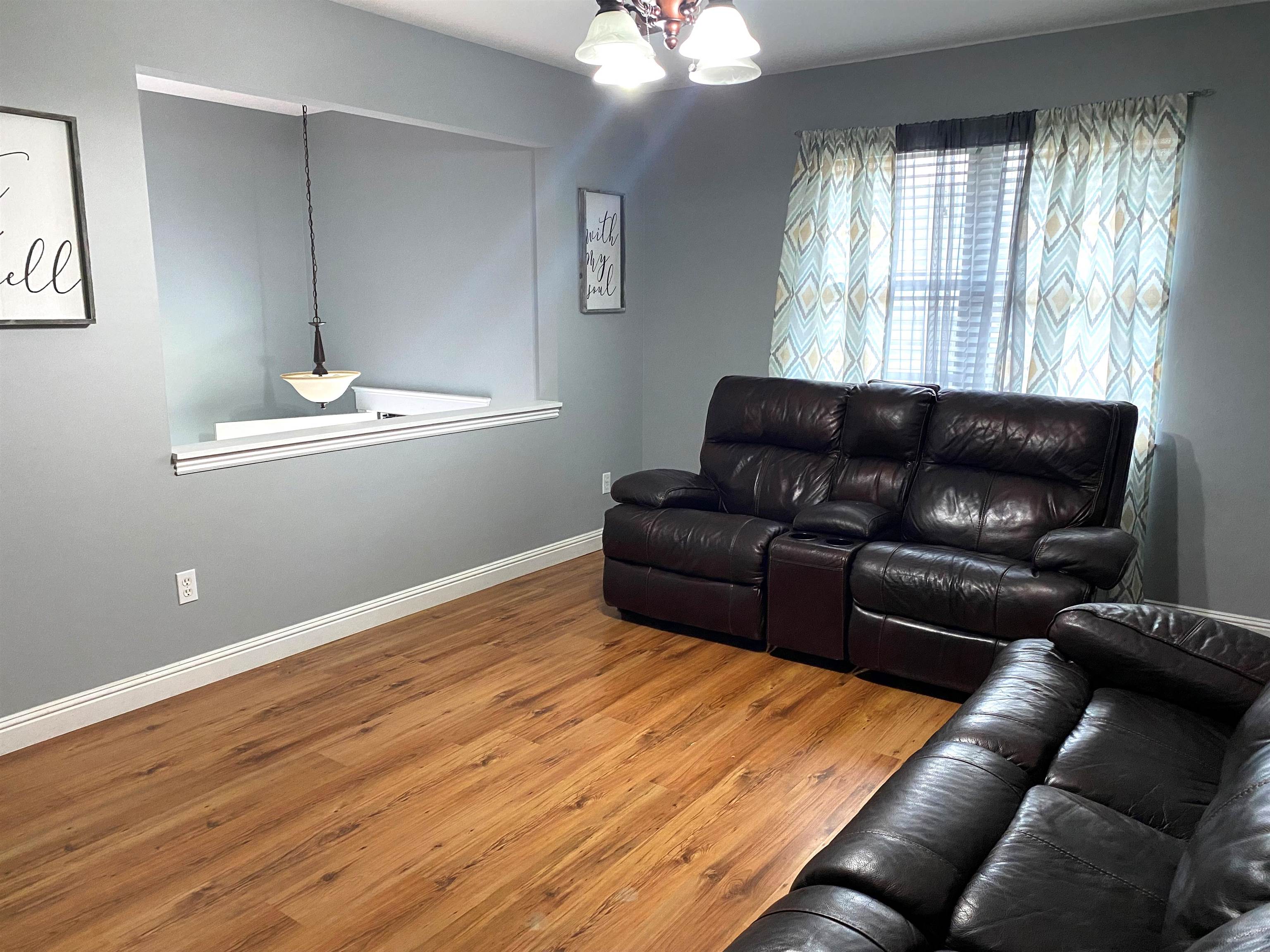 521 Lynn Road Kenova, WV 25530 - Photo 3 of 19 Gallery Image 3