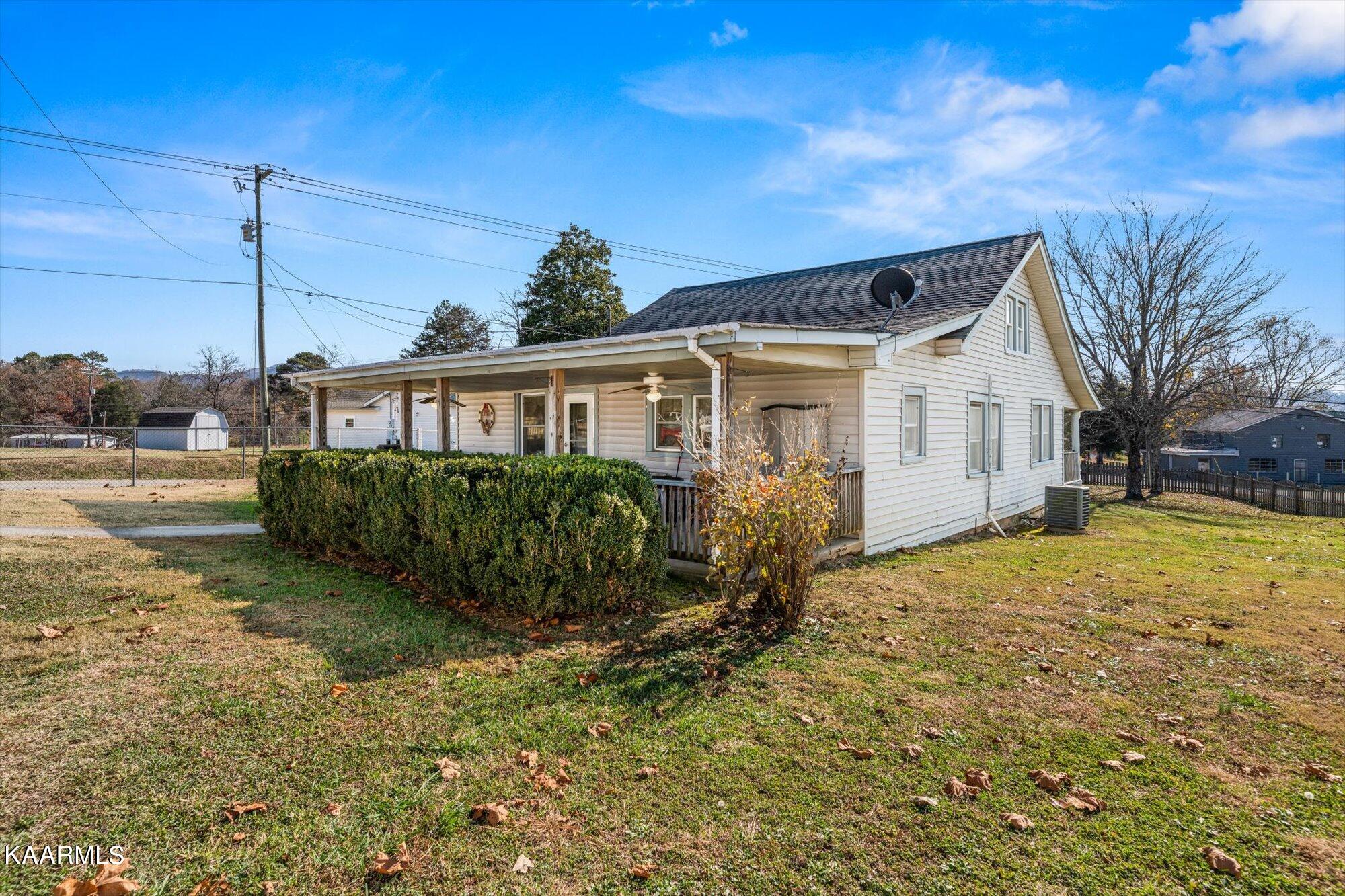 5901 McGinnis Road Corryton, TN 37721 - Photo 3 of 23 03-5901-McGinnis-Rd-Corryton-TN-3 - Copy